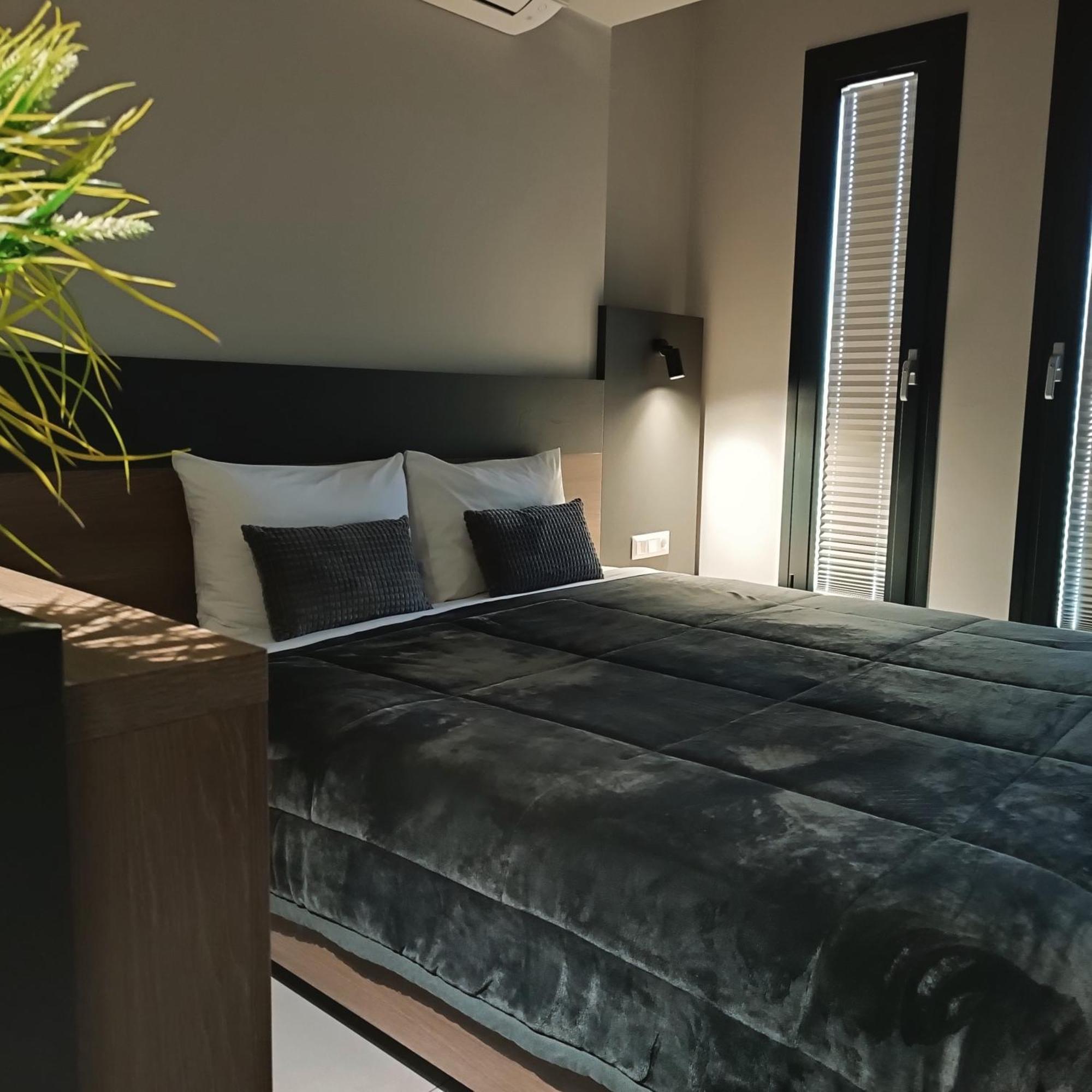 Paralía Elizabeth Queen Luxury Rooms المظهر الخارجي الصورة
