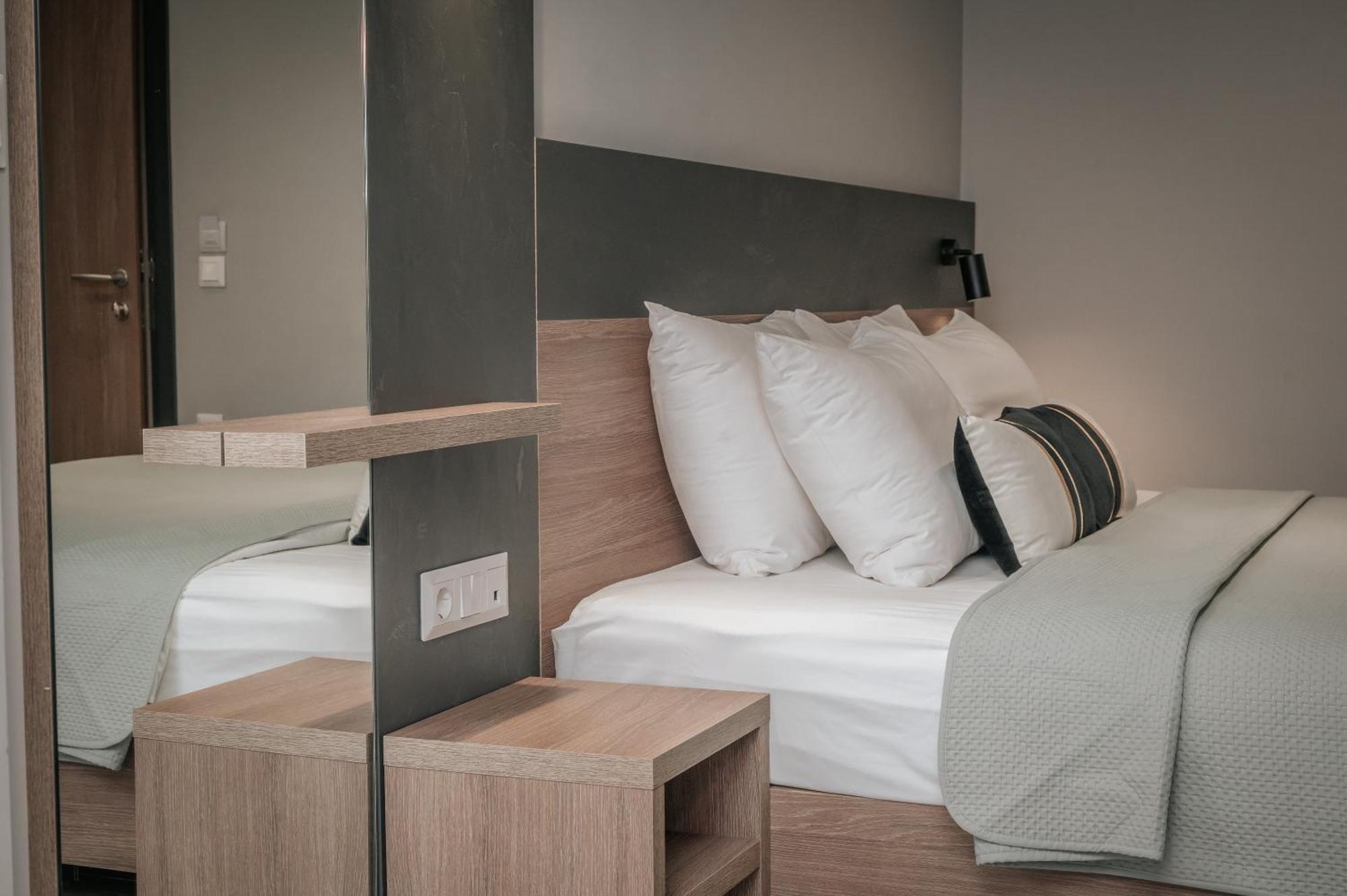 Paralía Elizabeth Queen Luxury Rooms المظهر الخارجي الصورة