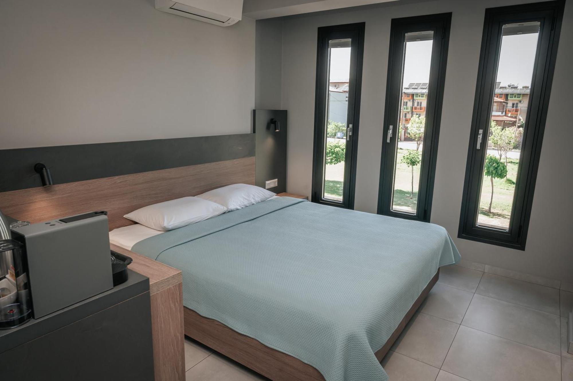 Paralía Elizabeth Queen Luxury Rooms المظهر الخارجي الصورة